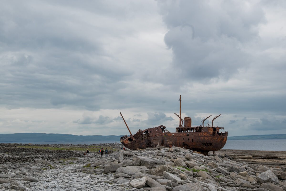 Inisheer coastline rocks sea