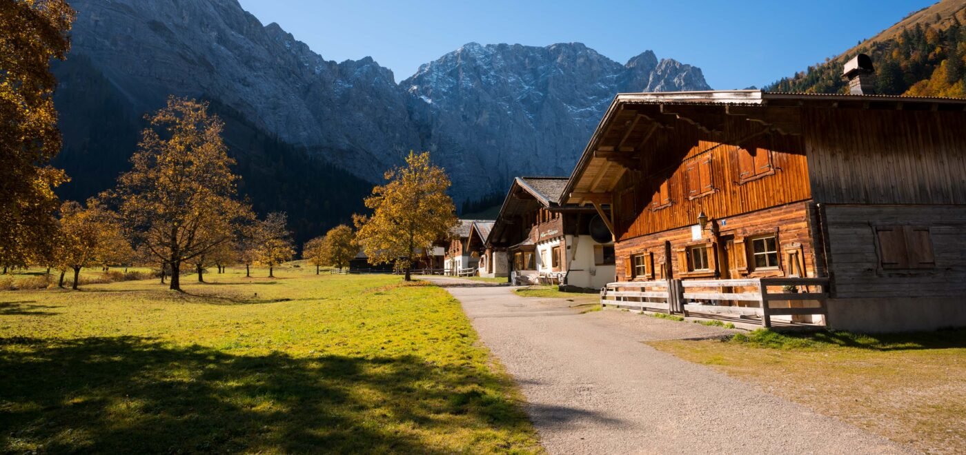 Hiking trail Eng Alm maple trees mountains